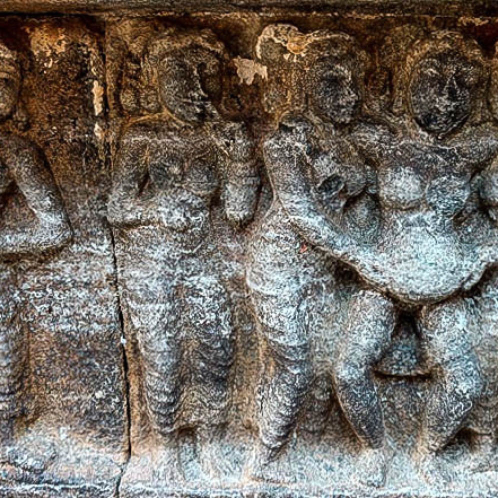 W_end_May6_pg3_travel-pic-6-Relief-of-a-woman-about-to-give-birth-on-the-temple-walls-at-Darasuram